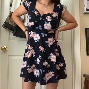 SOLDDDDDDD Hollister Skater floral dress
